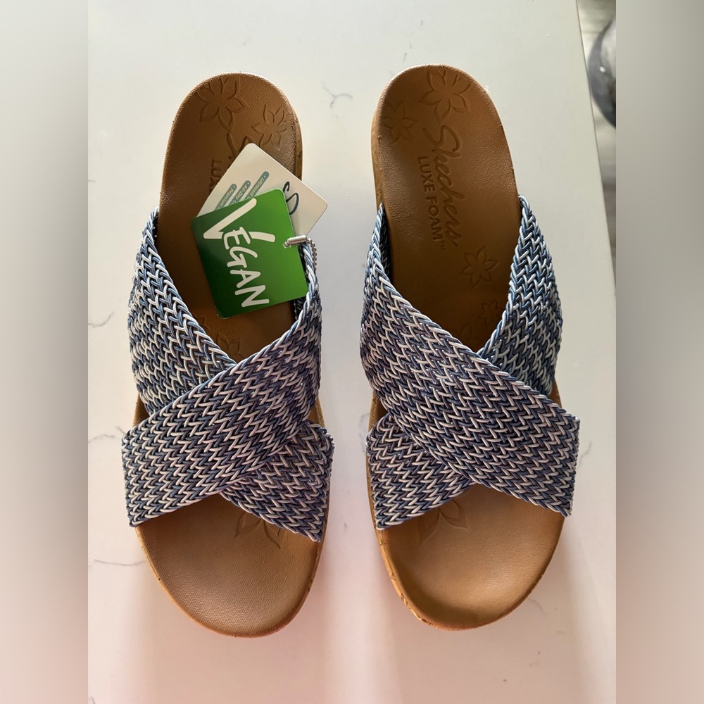NWT Woman’s Skechers Beverlee Blue Criss Cross Wedge Sandals 11